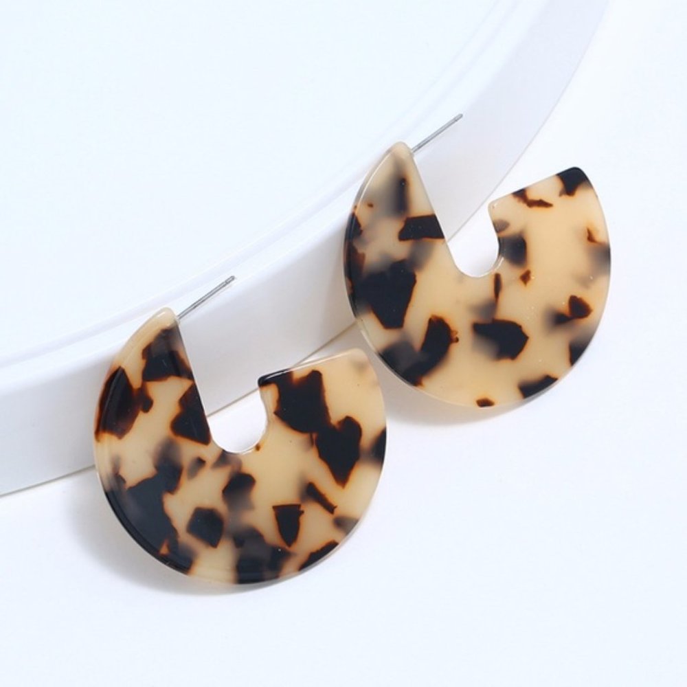 Tortoise Shell Earrings - Picture 4 of 6